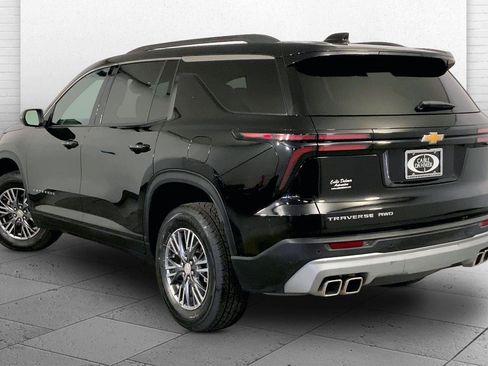 Used 2025 Chevrolet Traverse LT AWD/4WD image 11