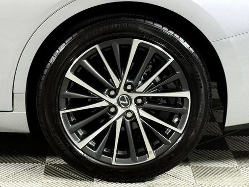 Used 2025 Lexus ES 350 w/ Premium Package FWD image 13