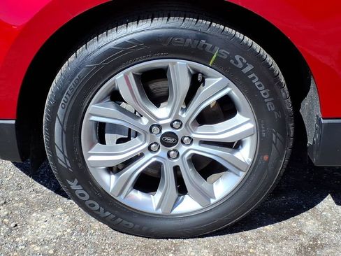 Used 2024 Ford Edge Titanium w/ Equipment Group 301A AWD/4WD image 9