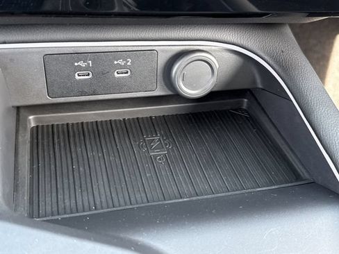 Used 2026 Nissan Sentra SV w/ SV Convenience Package FWD image 8