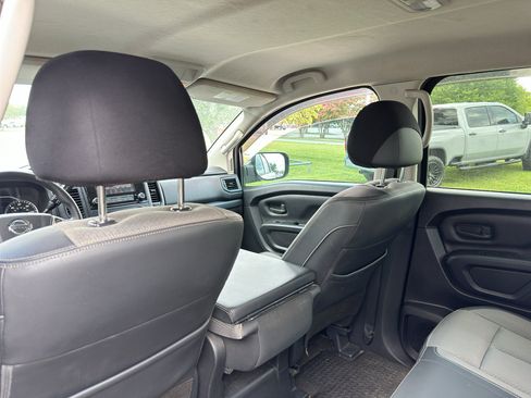 Used 2021 Nissan Titan S w/ S Utility Package RWD image 16