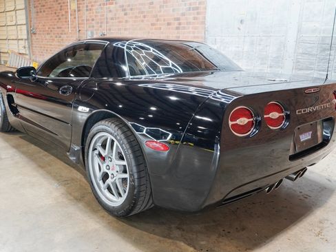 Used 2003 Chevrolet Corvette Z06 w/ Memory Package, 3 Drivers RWD image 19