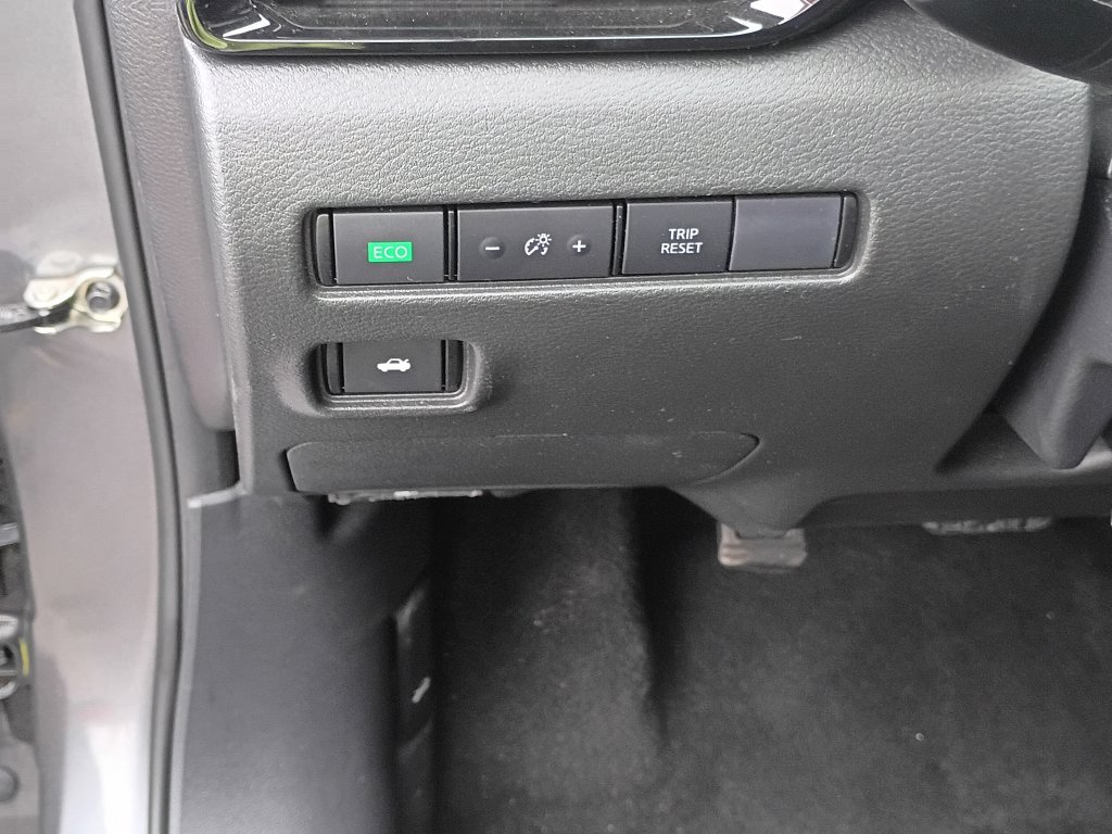 Used 2025 Nissan Sentra SR FWD image 20