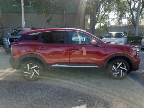 Certified 2025 Nissan Kicks SV FWD image 9