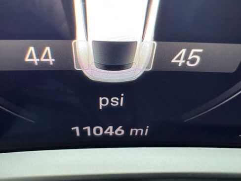 Used 2020 Porsche Taycan 4S image 35