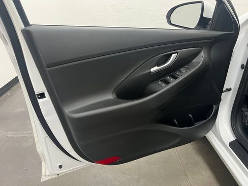Used 2019 Hyundai Elantra GT w/ Style Package 02 FWD image 12