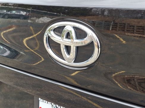 Used 2024 Toyota Corolla Cross L image 30