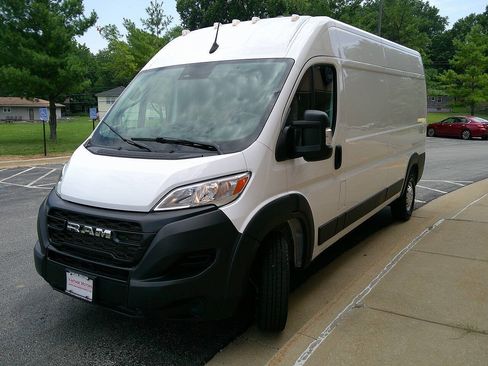 Used 2023 RAM ProMaster 2500 FWD image 2