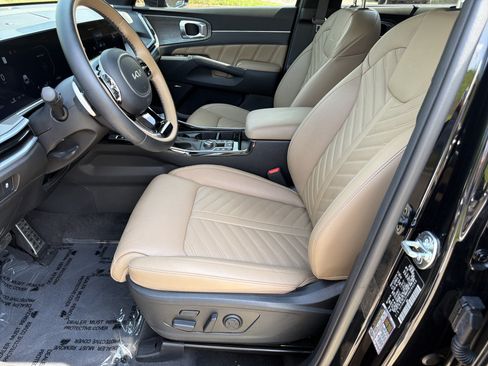 Used 2024 Kia Sorento SX Prestige w/ Olive Brown Leather Package AWD/4WD image 9