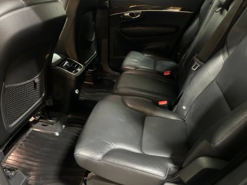 Used 2016 Volvo XC90 T6 Momentum w/ Momentum Plus Package AWD/4WD image 9