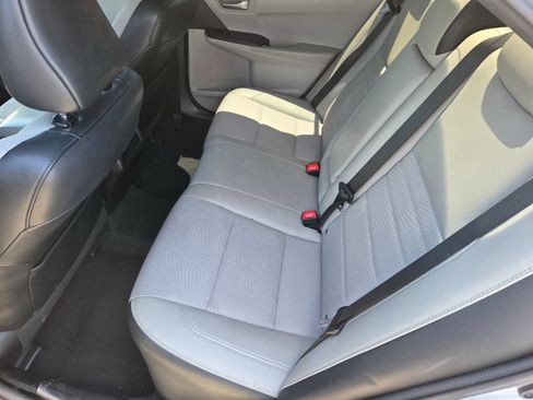 Used 2017 Toyota Camry SE FWD image 11