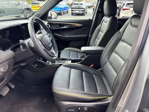 Used 2024 Chevrolet TrailBlazer ACTIV w/ Driver Confidence Package FWD image 17