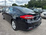 Used 2018 Ford Fusion SE w/ Fusion SE Technology Package image 4