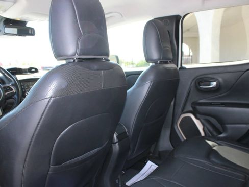 Used 2017 Jeep Renegade Limited FWD image 15