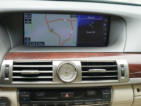 Used 2017 Lexus LS 460 w/ Comfort Package RWD image 11