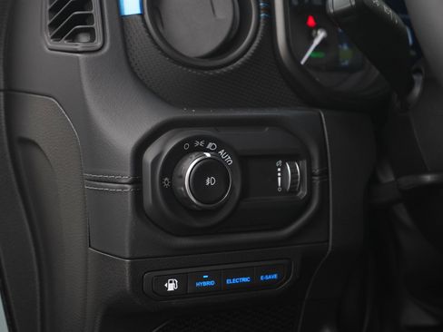 Used 2024 Jeep Wrangler Unlimited Rubicon 4xe AWD/4WD image 23