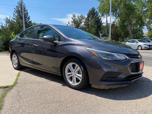 Used 2017 Chevrolet Cruze LT FWD image 7