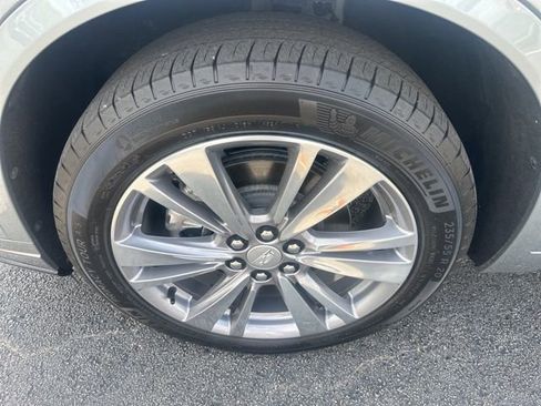 Used 2025 Cadillac XT6 Premium Luxury image 7