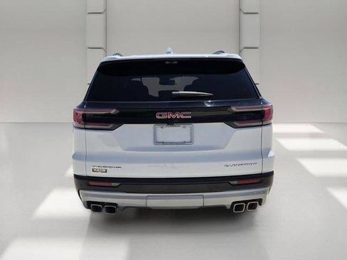 Certified 2026 GMC Acadia Elevation w/ Elevation Premium Package FWD image 4