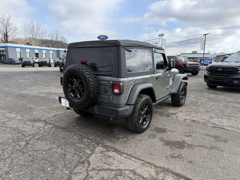 Used 2022 Jeep Wrangler Willys image 9