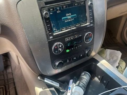 Used 2011 GMC Yukon SLT RWD image 2