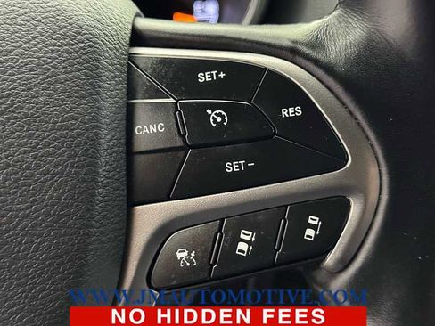 Used 2021 Jeep Grand Cherokee Limited w/ Luxury Group II image 45