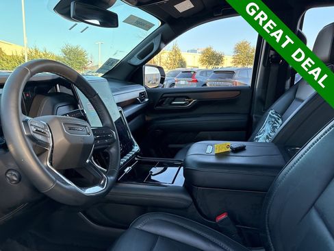 Used 2025 GMC Yukon Denali image 17