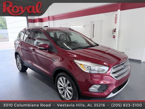 Used 2017 Ford Escape Titanium FWD image 3
