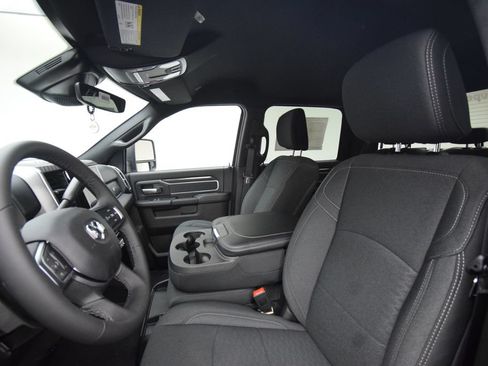 New 2026 RAM 2500 Big Horn AWD/4WD image 35