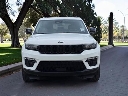 Used 2023 Jeep Grand Cherokee Limited w/ Black Appearance Package