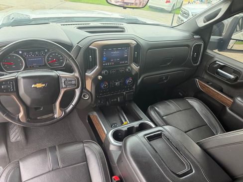 Used 2021 Chevrolet Silverado 2500 High Country w/ Z71 Off-Road Package AWD/4WD image 14