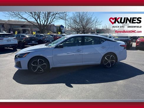 Used 2025 Nissan Altima 2.5 SR image 9