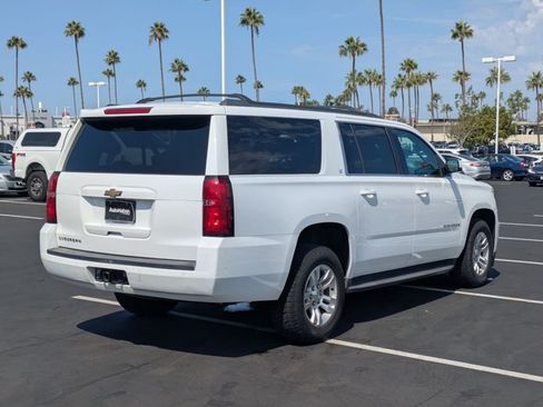 Used 2018 Chevrolet Suburban LT AWD/4WD image 5