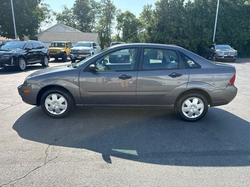 Used 2007 Ford Focus S FWD image 6