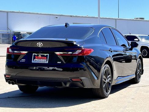Used 2025 Toyota Camry SE w/ Convenience Package AWD/4WD image 4