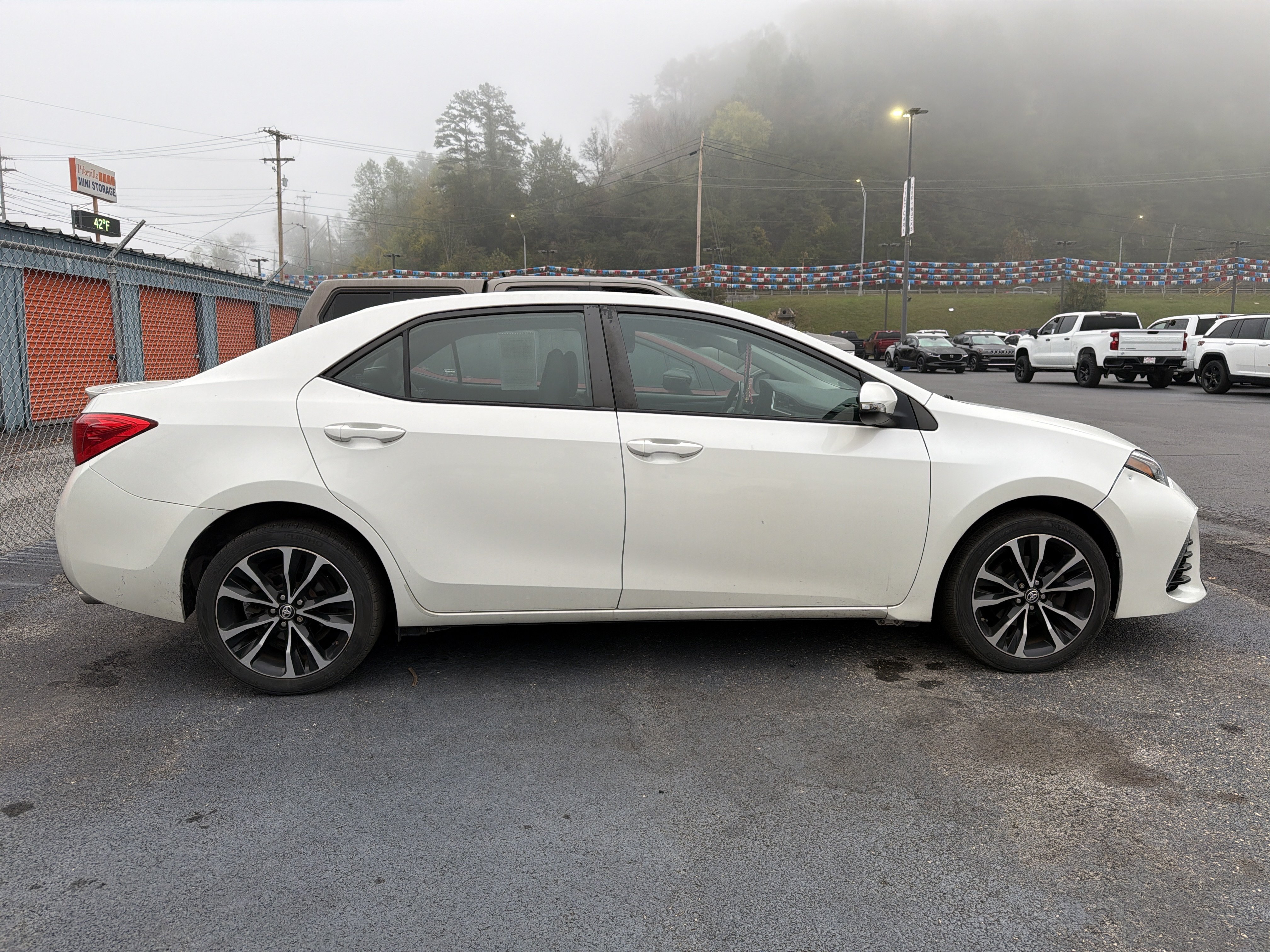 Used 2018 Toyota Corolla XSE FWD image 7