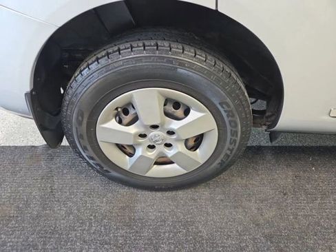 Used 2015 Nissan Rogue S FWD image 11