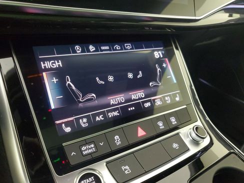 Used 2021 Audi Q7 3.0T Premium Plus image 30