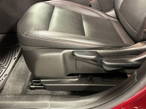 Used 2025 Chevrolet Trax RS w/ Driver Confidence Package image 15