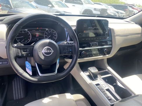 Used 2024 Nissan Pathfinder SL image 8