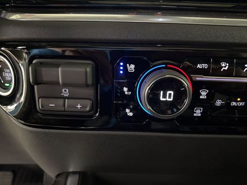 New 2025 Chevrolet Silverado 1500 LTZ w/ LTZ Premium Package AWD/4WD image 32