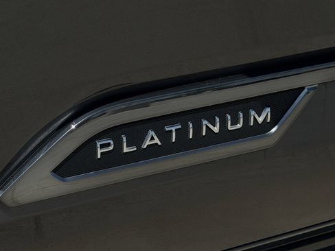 Used 2025 Toyota Tundra Platinum AWD/4WD image 11