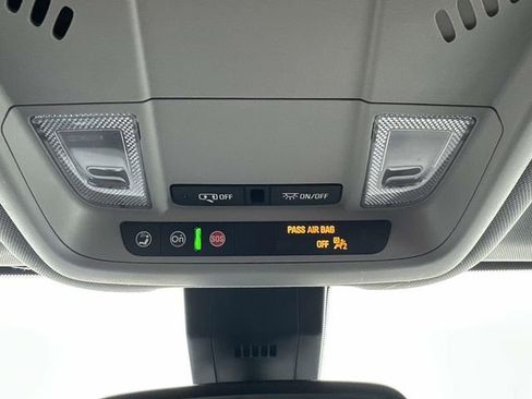 Used 2024 GMC Terrain SLE w/ Driver Convenience Package image 46