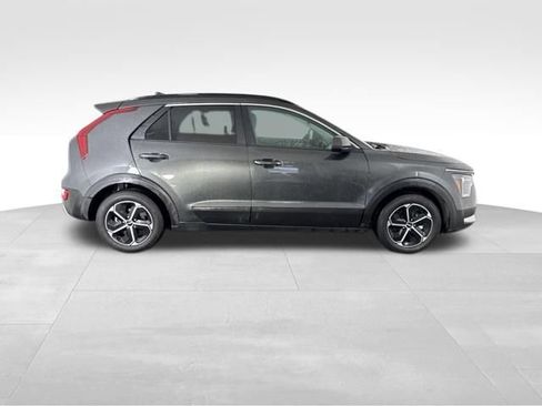 Certified 2025 Kia Niro LX FWD image 6