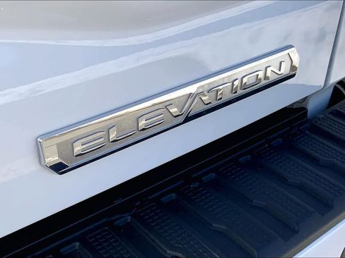 Used 2023 GMC Sierra 1500 Elevation image 9