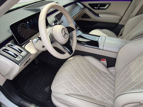 Used 2024 Mercedes-Benz S 580e 4MATIC Sedan w/ AMG Line image 13