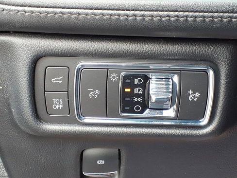 Certified 2022 Lincoln Nautilus Reserve image 17