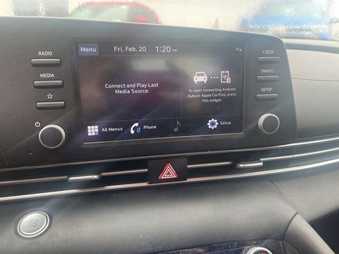 Used 2023 Hyundai Elantra SEL w/ Preferred Accessory Package image 11