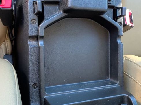 Used 2018 Jeep Wrangler Unlimited Rubicon image 35