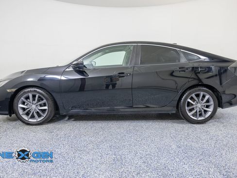 Used 2019 Honda Civic EX image 4